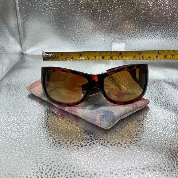 Modo Oversized Sunglasses Women’s Engraved Arms Brown UV 400 100% Eye Protection - Picture 2 of 6